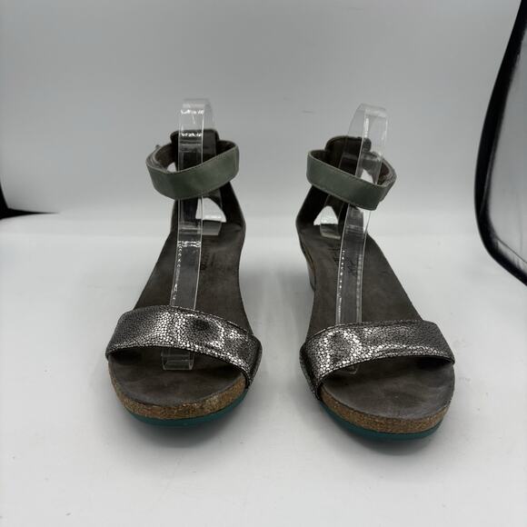 Naot Sandals Womens‎ Size 9 EU 40 Pixie Silver Green Leather Ankle Strap Wedge - Picture 4 of 9